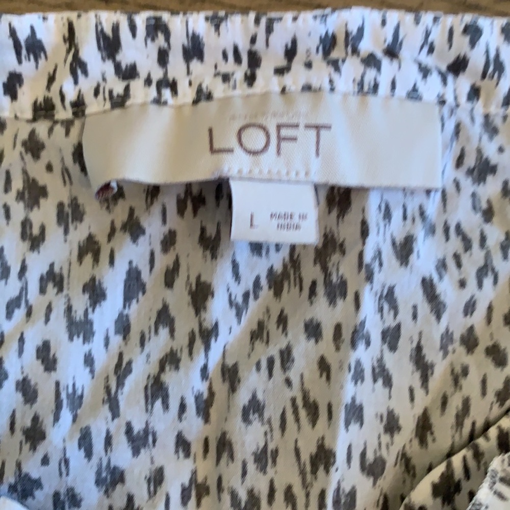 Ann Taylor Loft Sleeveless Ruffled Blouse - Picture 4 of 6